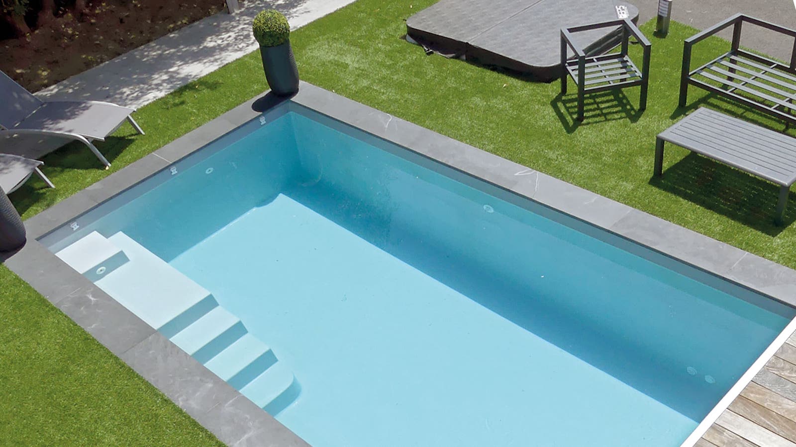piscine-coque-auron-1600×900