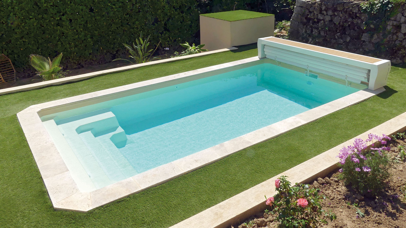 piscine-coque-giens-1600×900