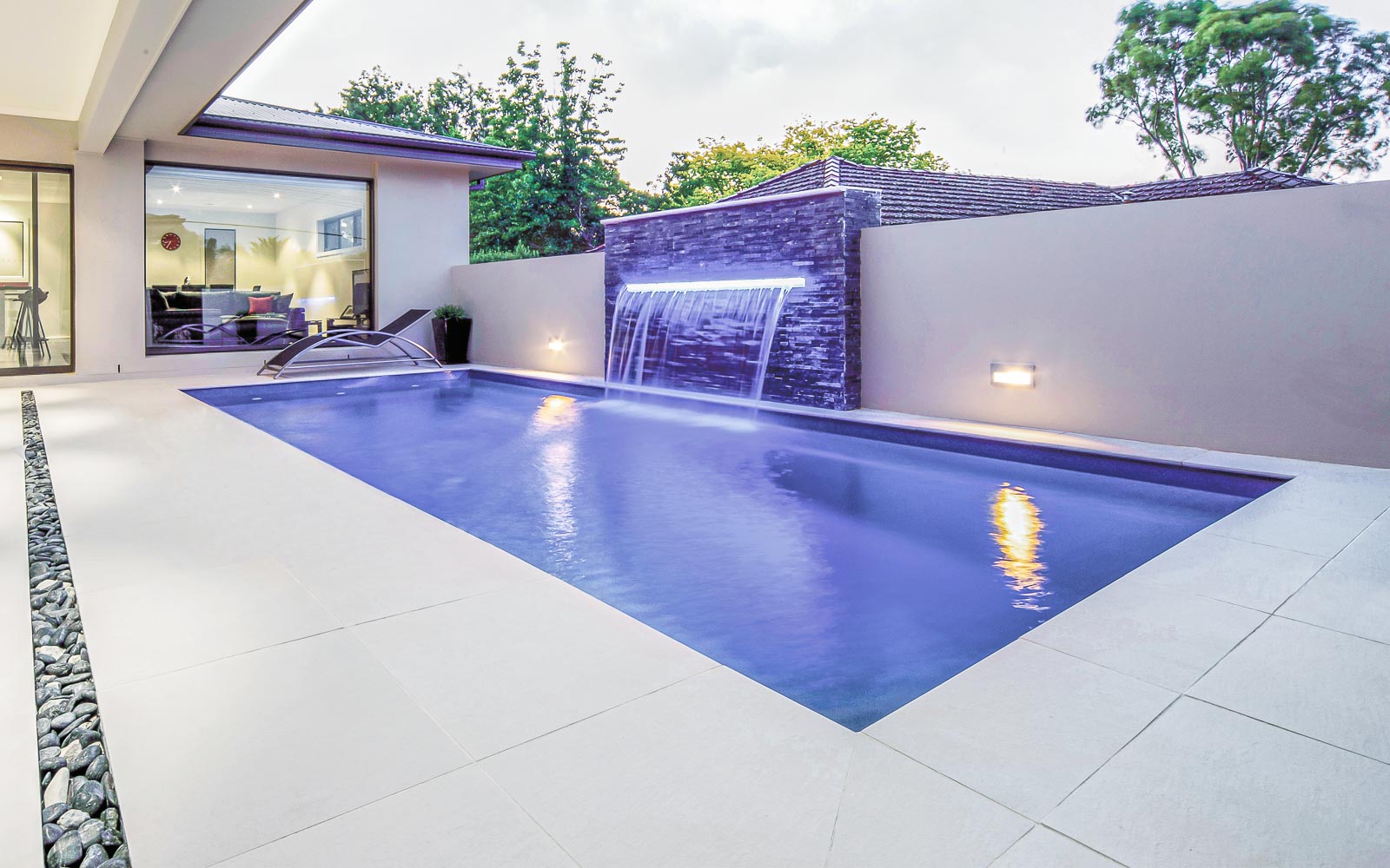 LeisurePools_Reflection_31_SapphireBlue_AU_2011